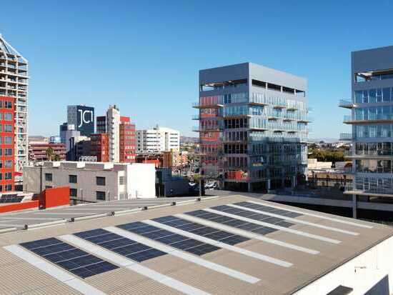 placas-solares-alicante-instalacion-azul-gres-con-dron